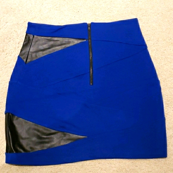 Aritzia Talula bandage skirt - Picture 2 of 3